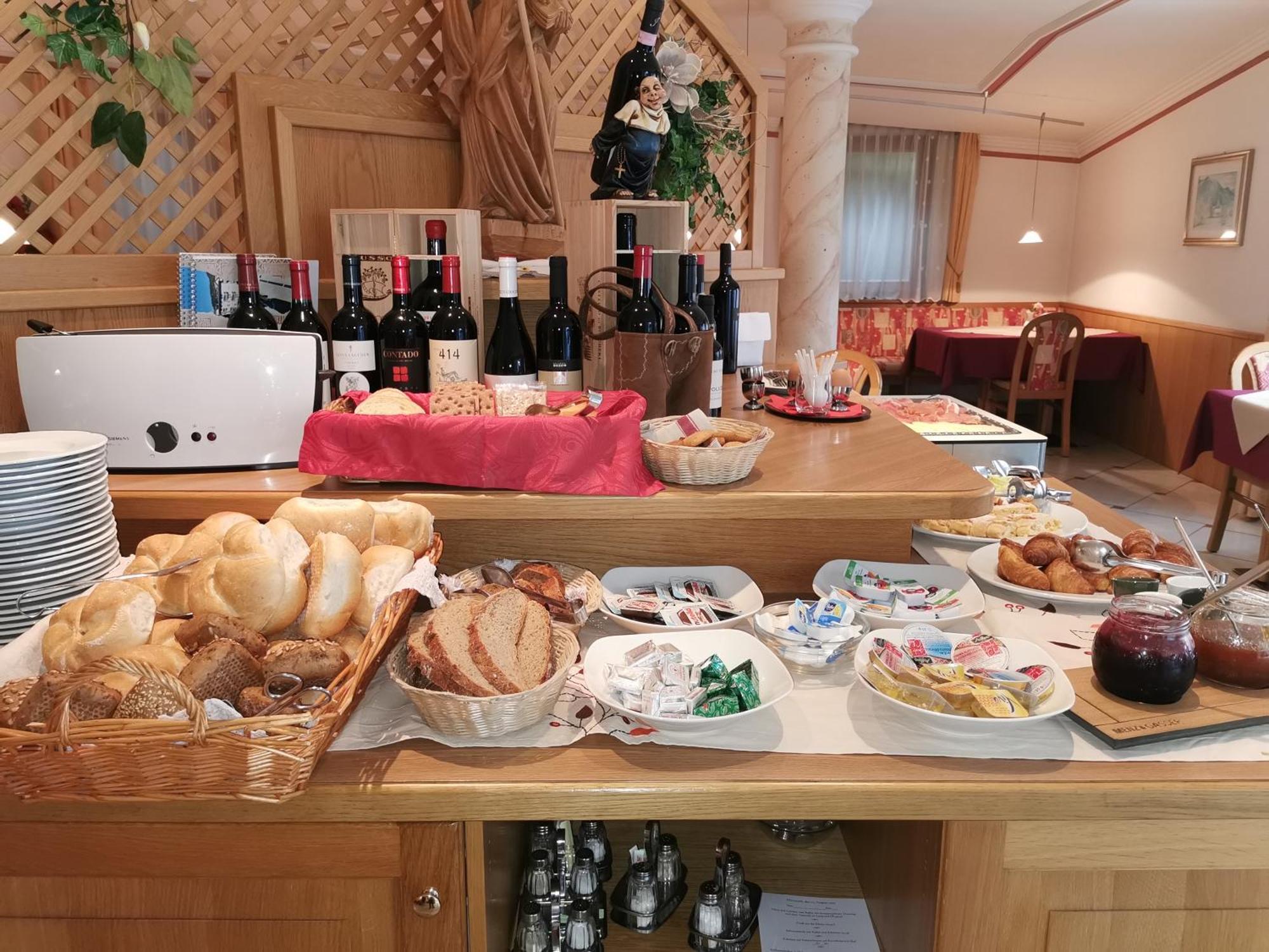 Hotel Akelei Brunico Ngoại thất bức ảnh
